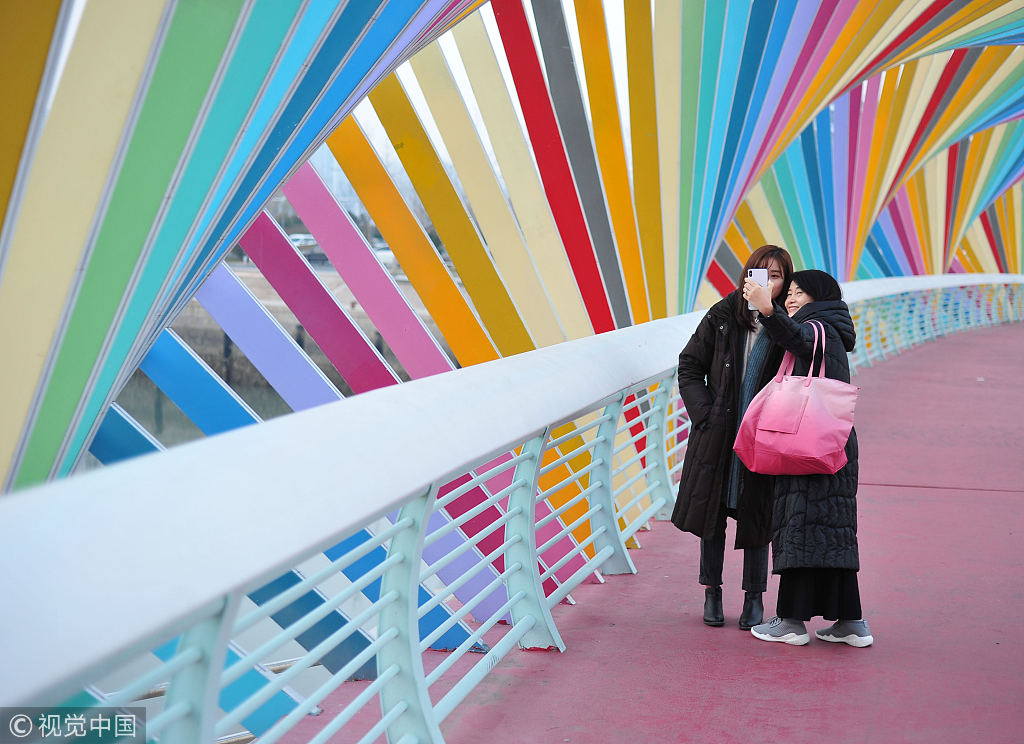 Rainbow bridge captures attention in Qingdao
