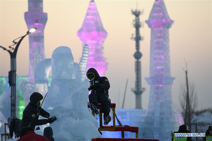Highlights of int'l ice sculpture competition in NE China's Harbin