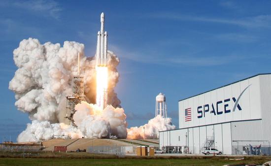 FCC批准SpaceX卫星宽带服务计划 包括4425颗卫星