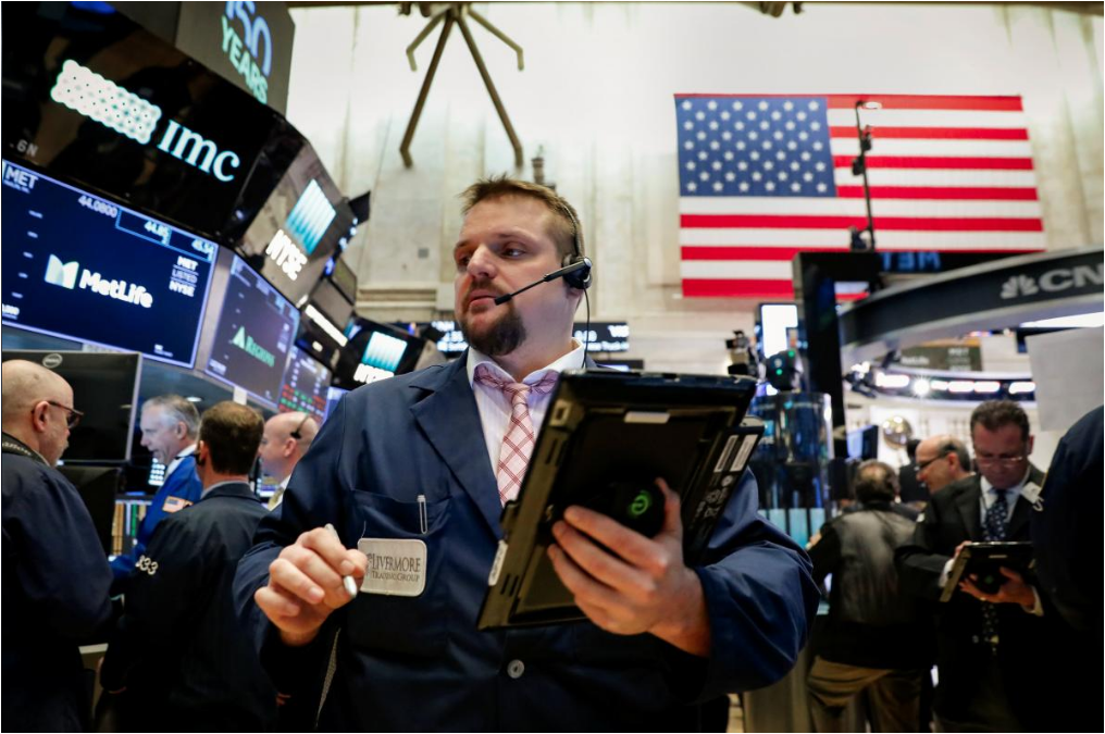 Wall Street up more than 1 percent on last day of tumultuous quarter