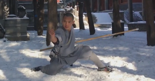 Video: Shaolin monk snow show