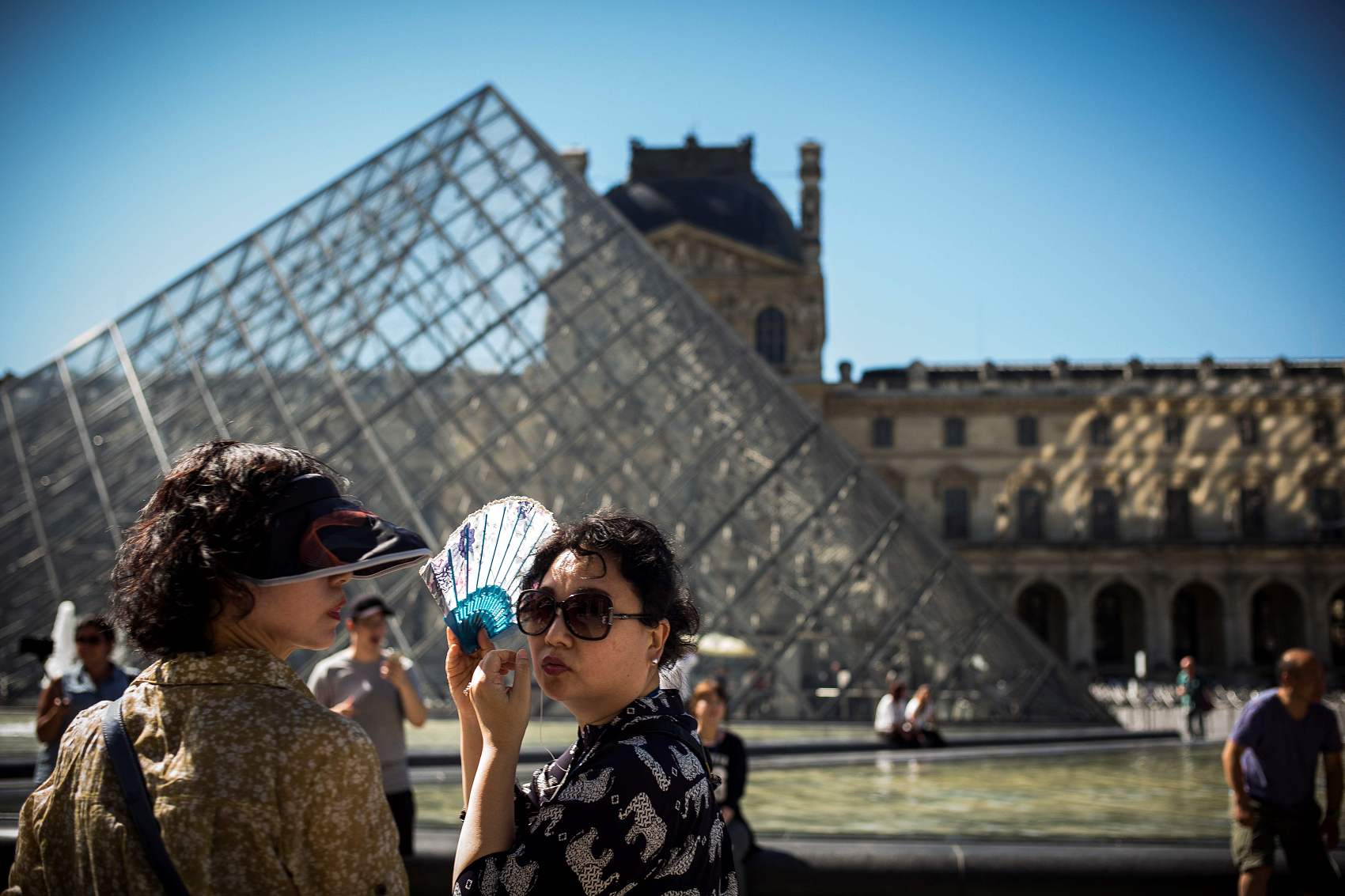 Chinese tourists have become prime targets for Paris thugs