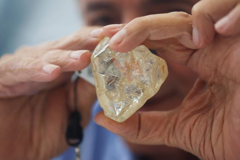 Sierra Leone to auction multi-million dollar diamond to benefit poor