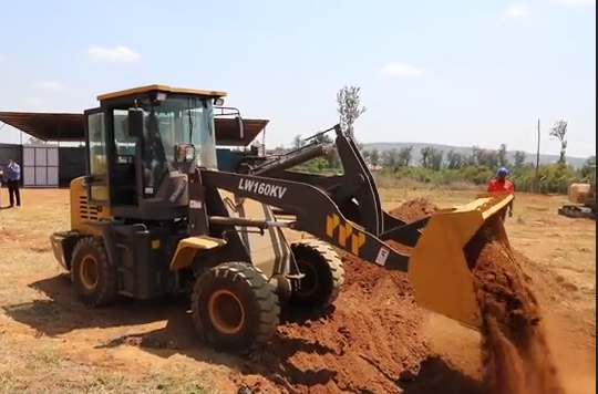 Video: Chinese company trains Rwandans to operate heavy equipment