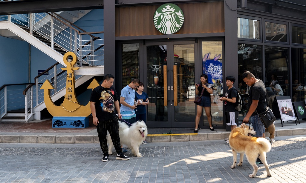 Starbucks opens more pet-friendly theme coffee shops in China 