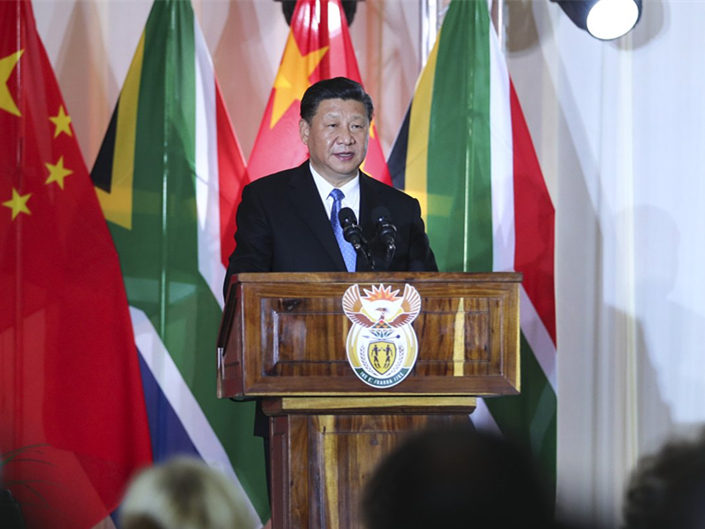 Xi calls on China, South Africa to continue striving for closer ties