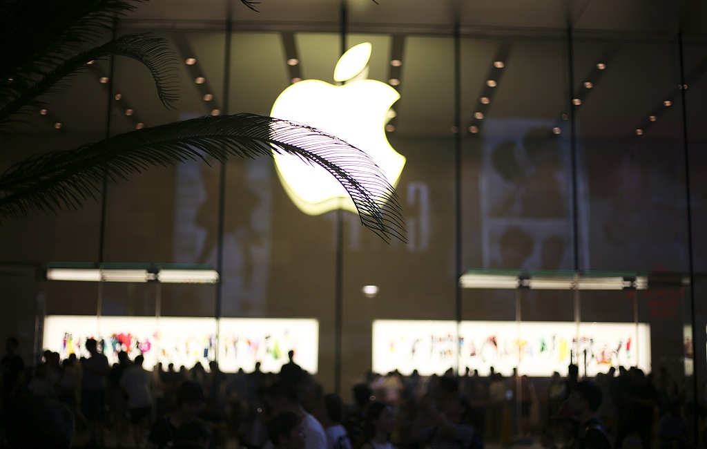 Chinese consumers' zeal for Apple new gadgets unaffected by trade war