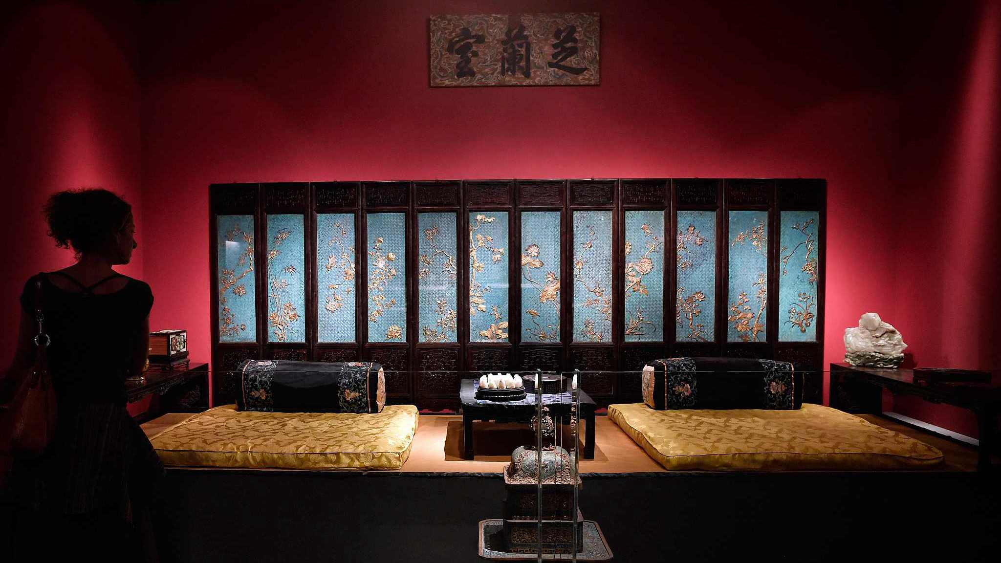 Chinese emperor's apartments go on display in Athens